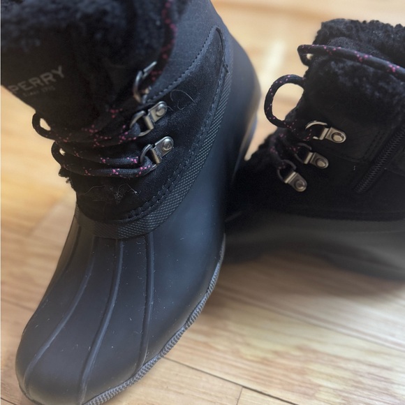 Cozy Black Faux Fur Boots - Picture 6 of 6